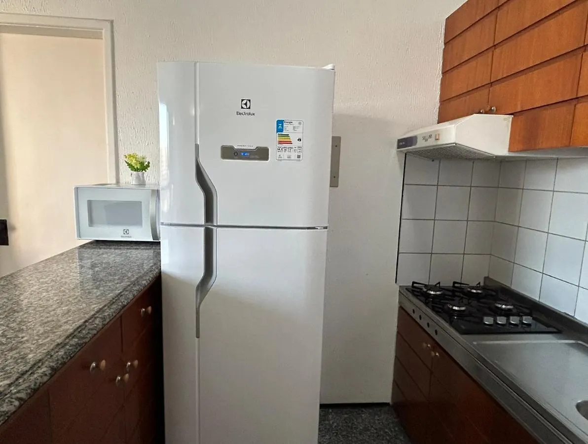Apartamento Vista Alta - 150 Metros Beira Mar - Garagem - Recepcao 24Horas - Smart Tv - Cozinha Completa - Ar Condicionado Sala E Quarto - Internet 100Mb Upload E 50Mb Download Fortaleza  Brasil